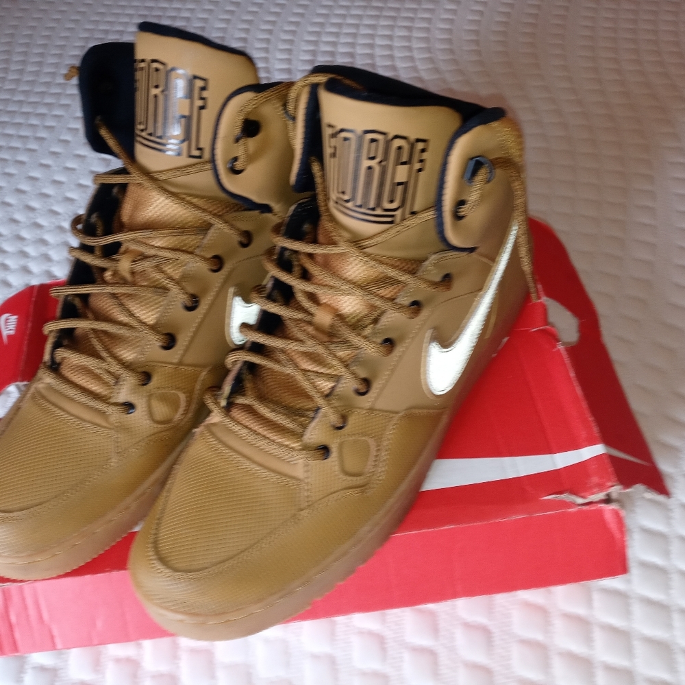 Mens nike size 14